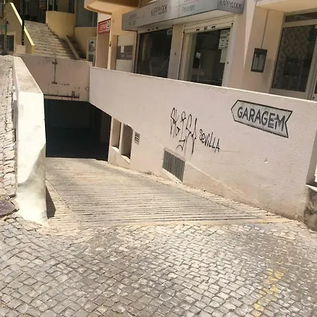 Spacious Sea Front With Garage * Portimão