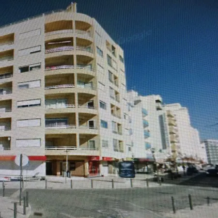 Spacious Sea Front With Garage Apartament